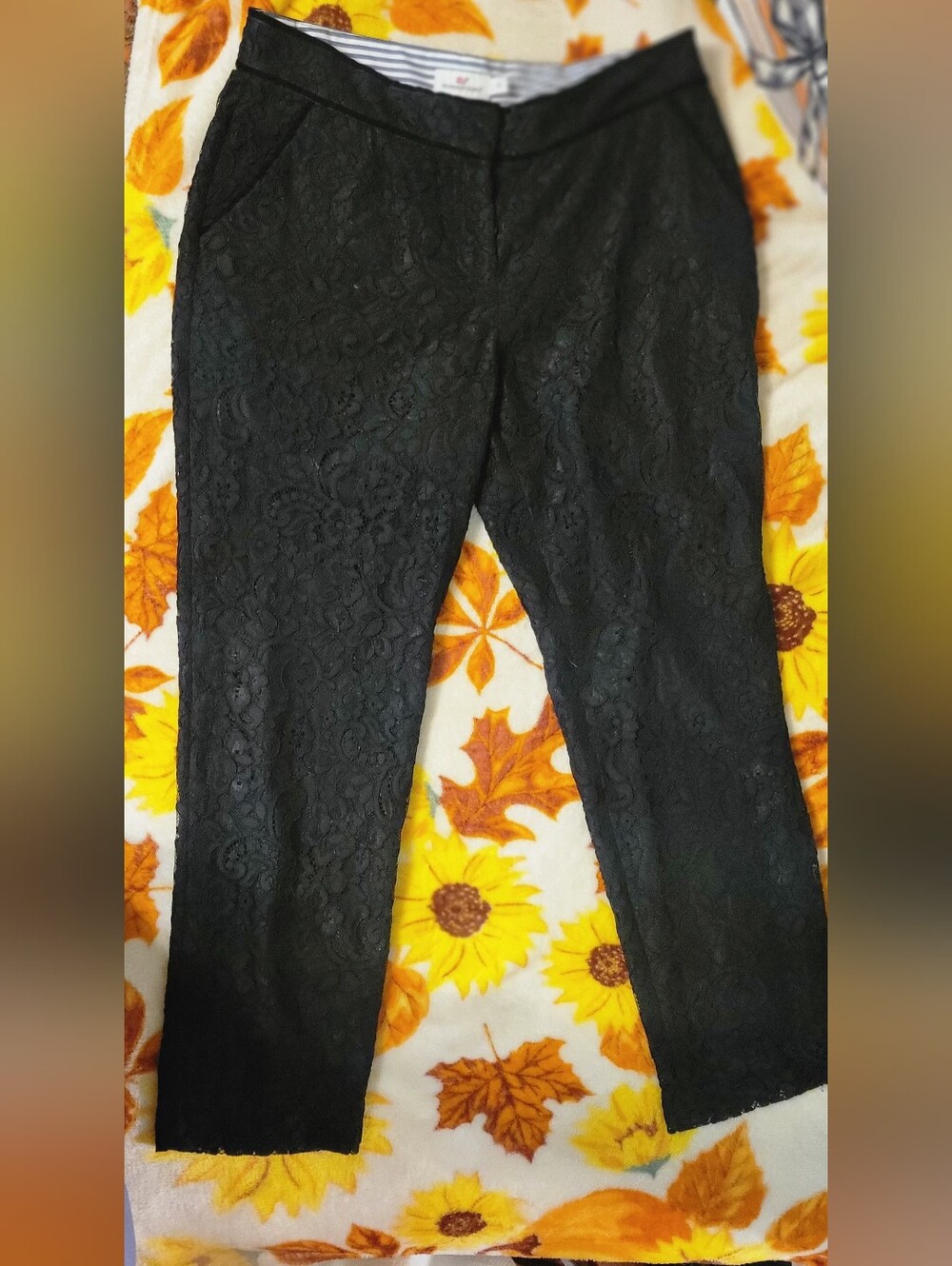 Women's Vineyard Vines Black Lace Cropped Ankle Pants, Size 6